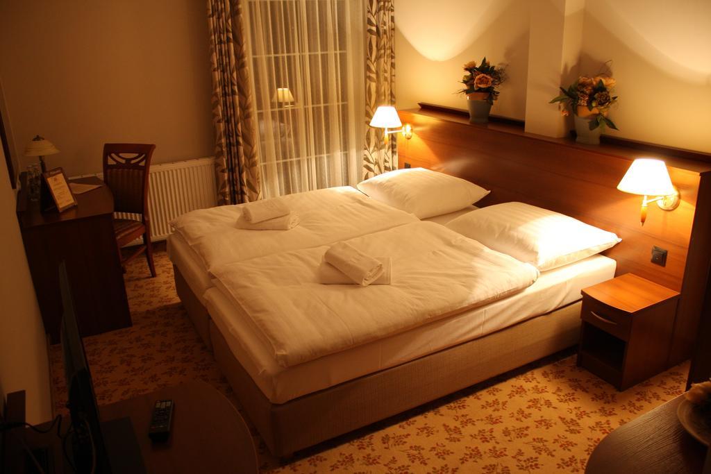 Hotel Dworek nad Stawem Wodzisław Śląski Pokój zdjęcie